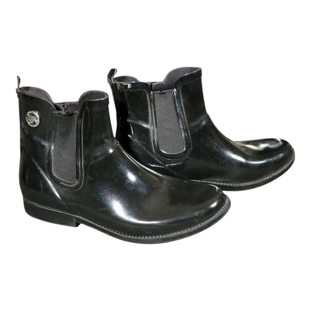 Michael Kors Chelsea‎ Black Rubber Pull-On Chic Ankle Booties Fall Winter Style